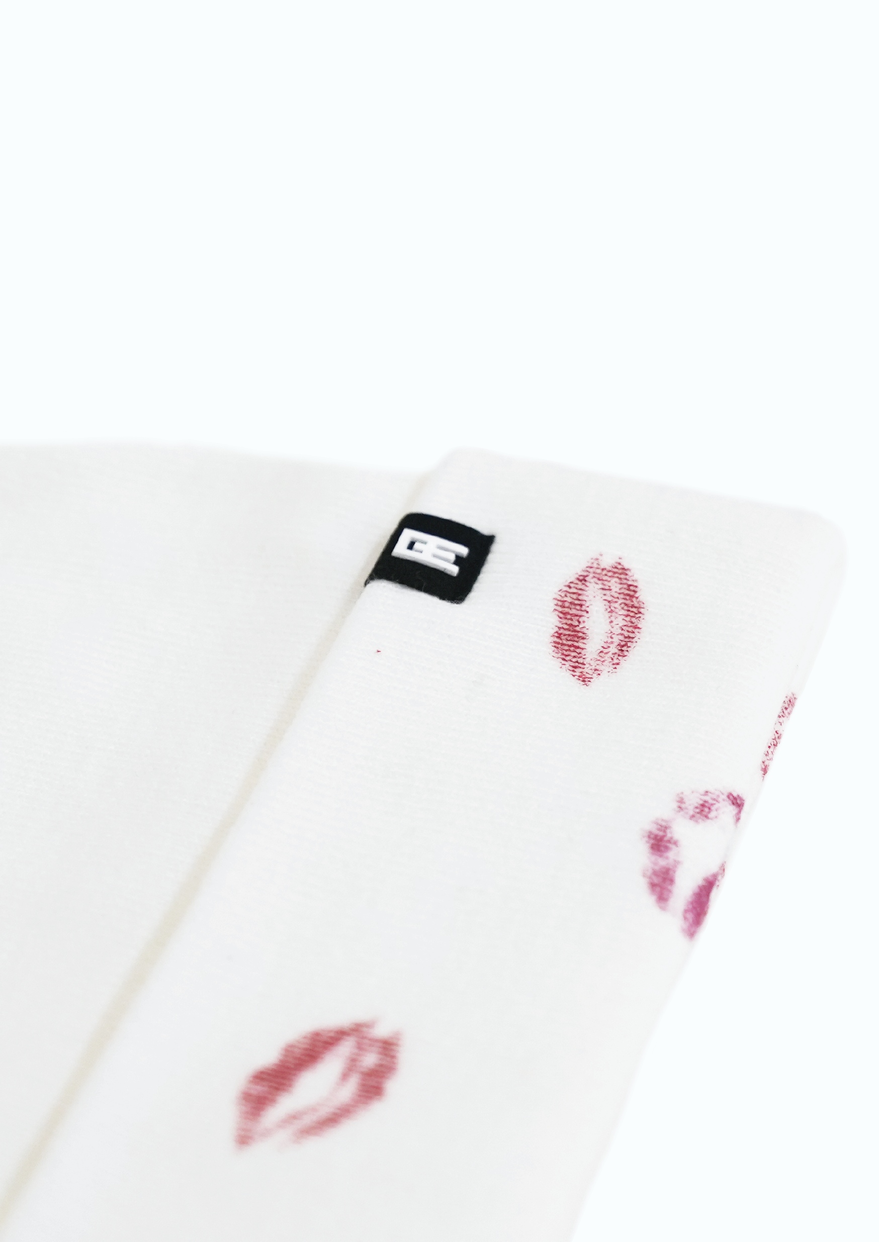 CHATEAU NUE CLUB KISS BEANIE