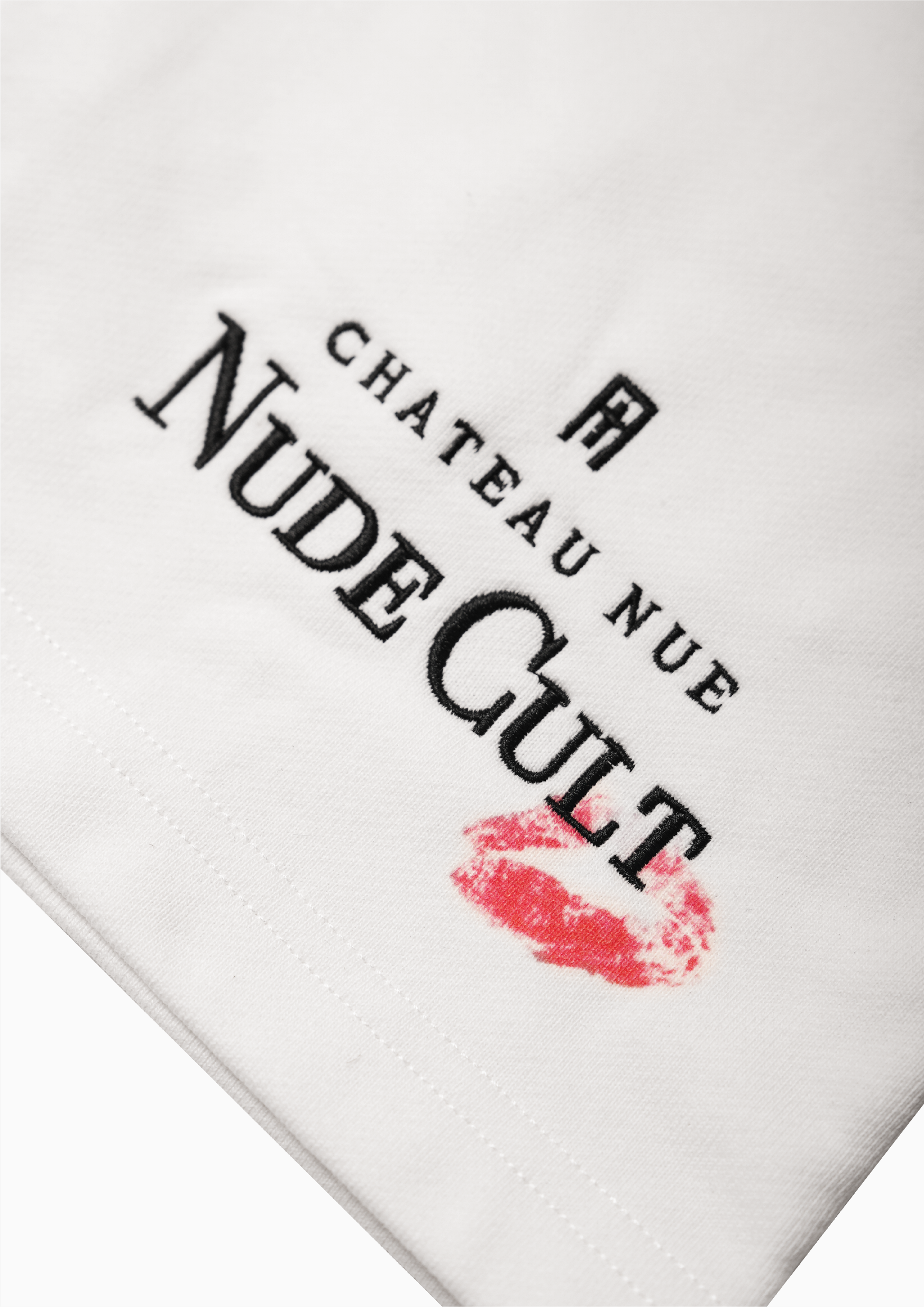 CHATEAU NUE CLUB KISS SWEATSHORTS