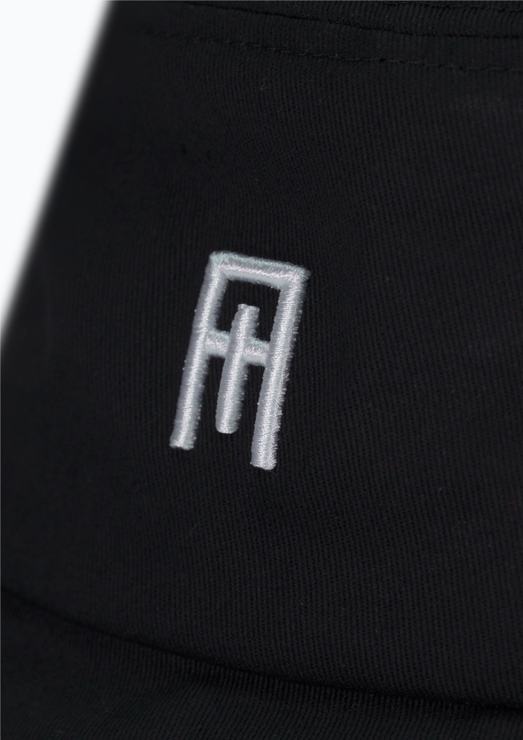 LOGO BUCKET HAT